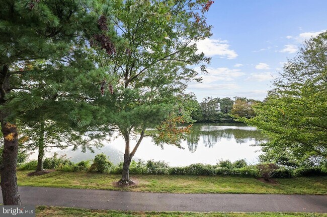 Building Photo - 2916 Bridgehampton Ct