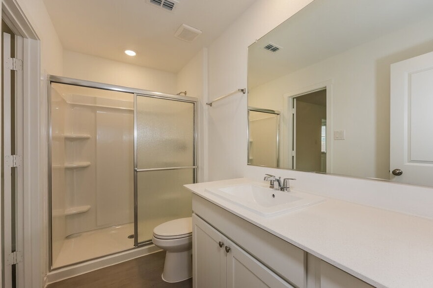 Building Photo - 1219 Maple St