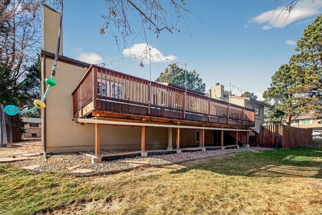 Building Photo - Stunning Custom Home in Sought-After District 20