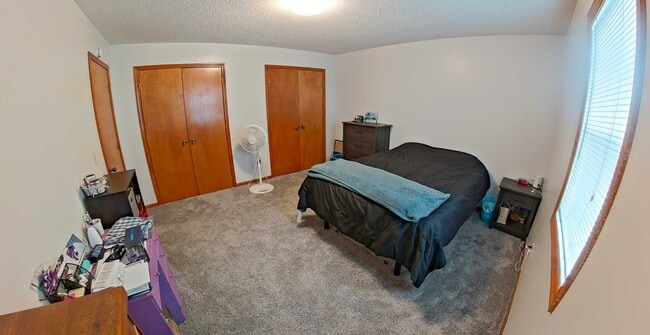 Building Photo - Cozy 2-Bed Home with Attached Garage - Available June 5th!