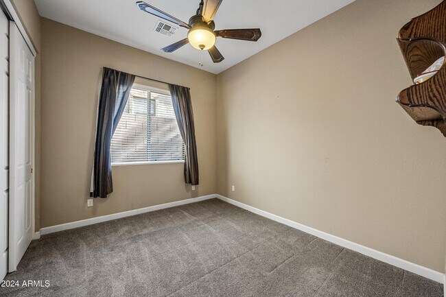 Building Photo - 2122 W Red Range Way