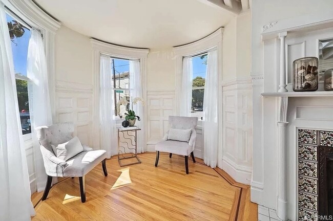 Building Photo - 2096 Pine St