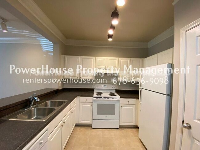 Building Photo - 1850 Cotillion Dr