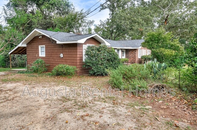 Building Photo - 323 Pineview Dr