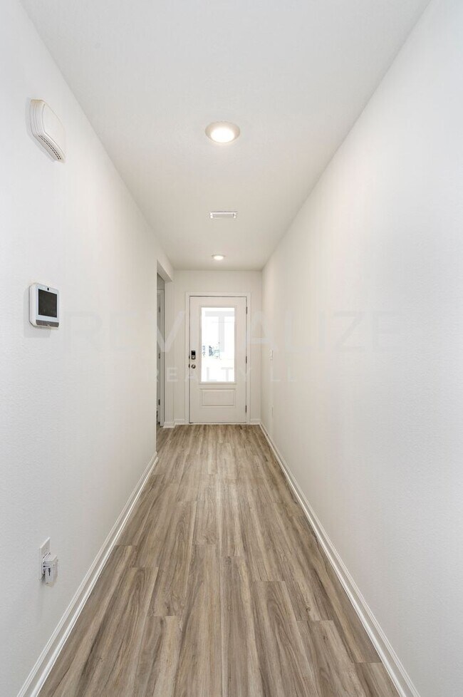 Building Photo - 1097 Hayward Lp