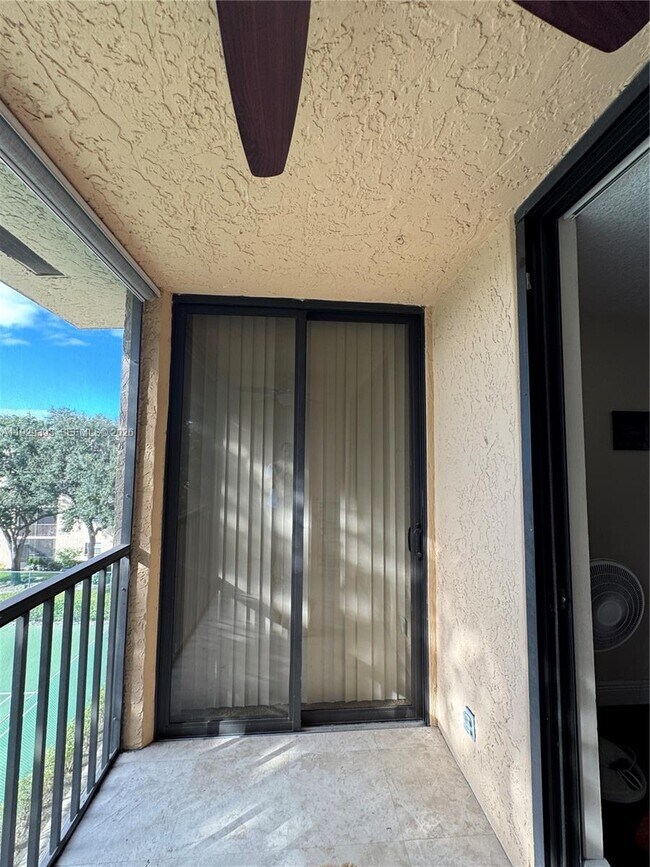 Building Photo - 10451 W Broward Blvd