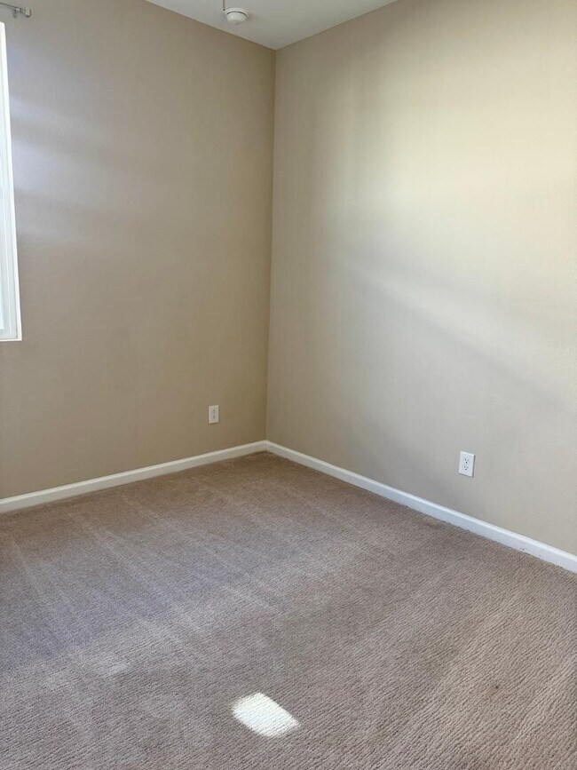 Building Photo - 17388 W Country Club Terrace