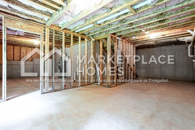 Building Photo - 185 Russell Way