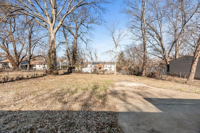 Building Photo - 161 Anistasia Dr