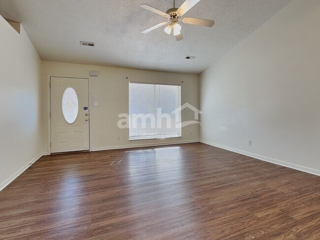 Building Photo - 2114 Post Oak Ln