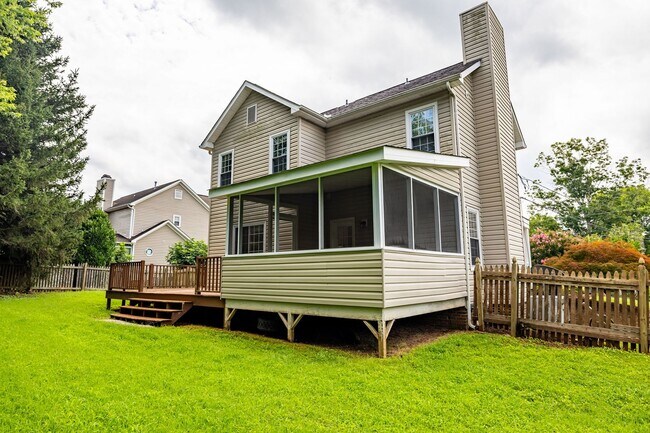 Building Photo - 8807 Ryegate Dr