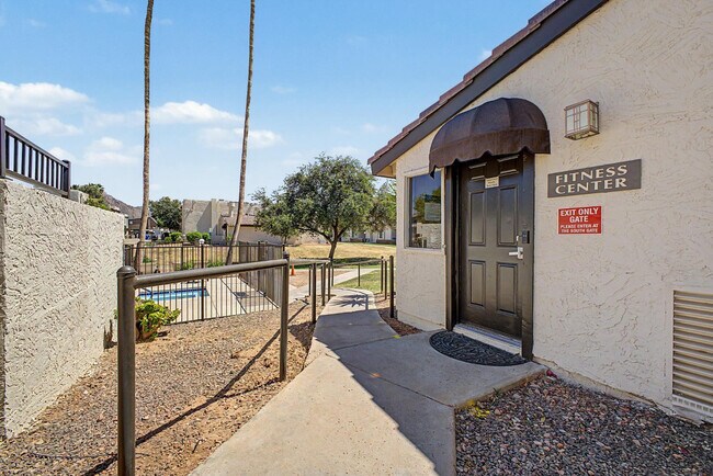 Building Photo - 3825 E Camelback Rd