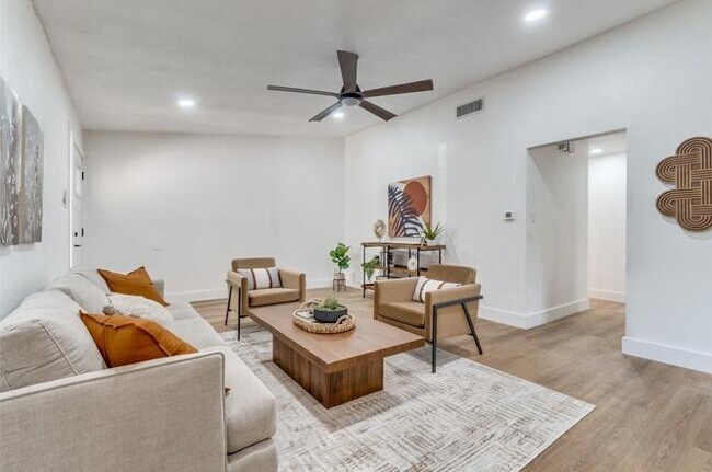 Building Photo - 9412 Quail Meadow Dr