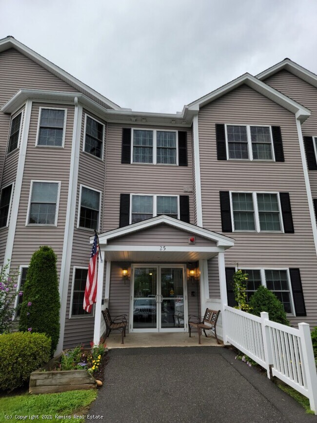 25 Green Leaves Dr 25 Green Leaves Dr Amherst MA 01002 Apartment Finder