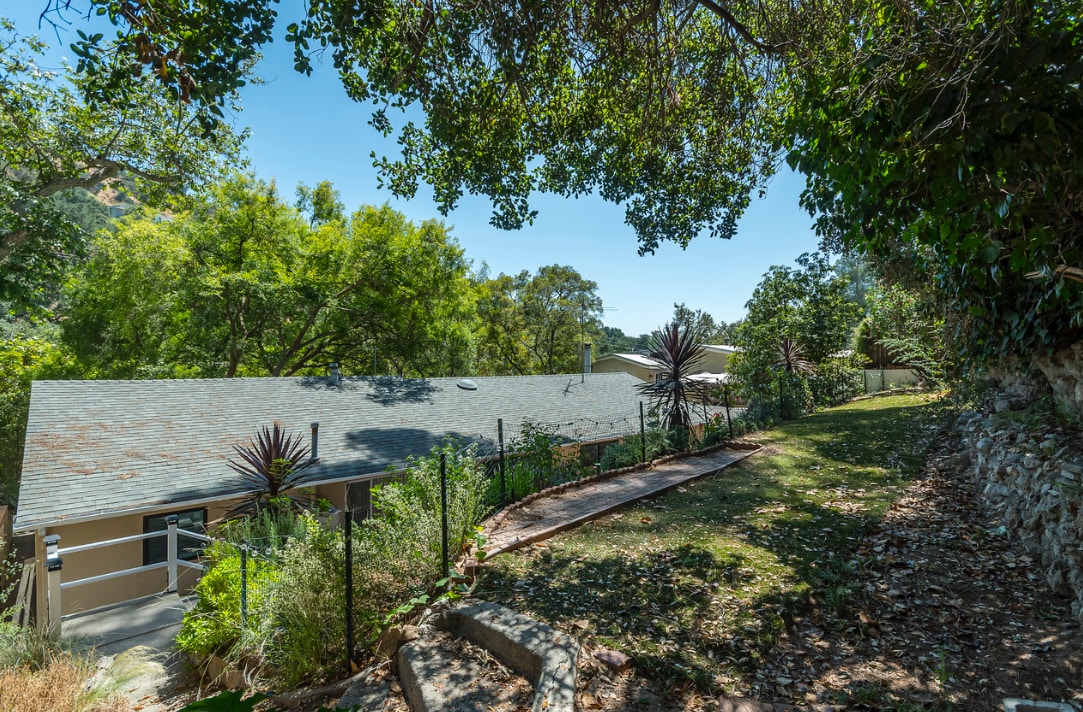 Building Photo - 3155 Linda Vista Rd
