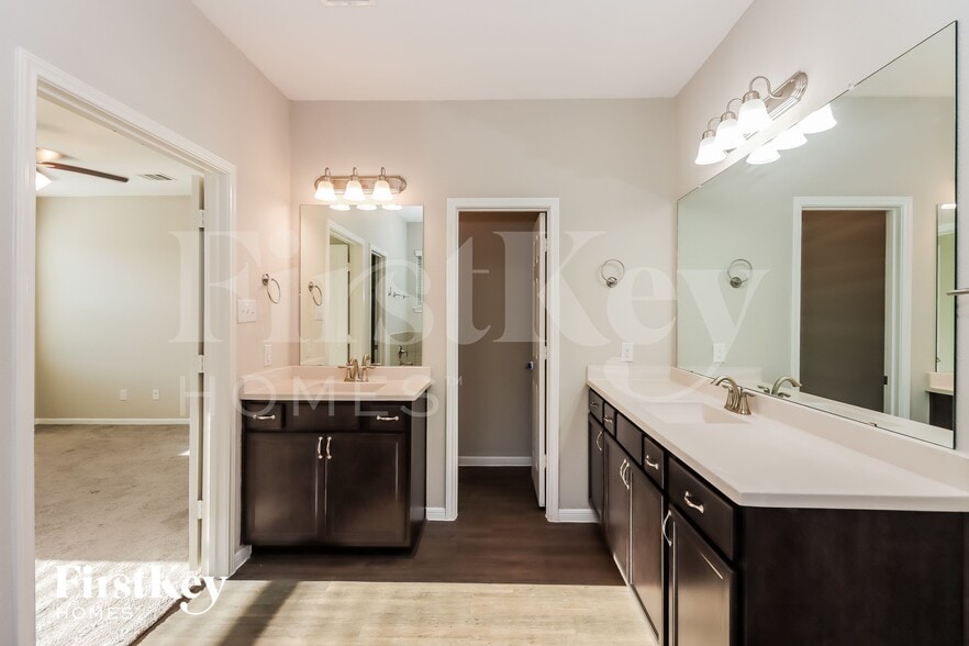 Building Photo - 2201 Windy Grove Dr