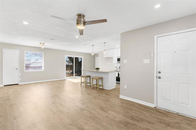 Building Photo - 714 Pleasant Valley Rd