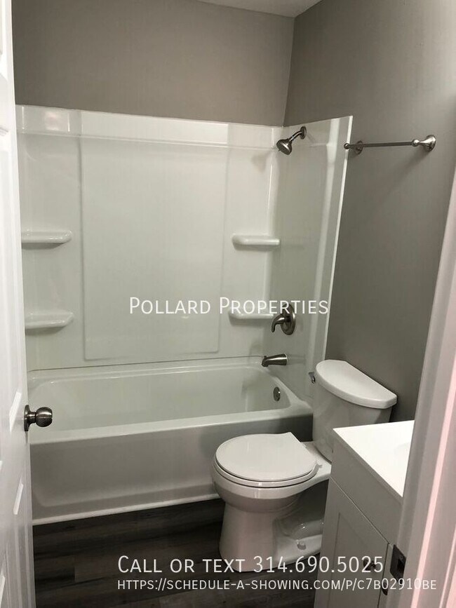 Building Photo - 740 W Wood St