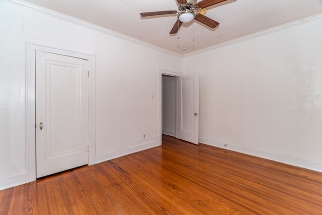 Building Photo - 2-BEDROOM COTTAGE IN TOBIN HILL