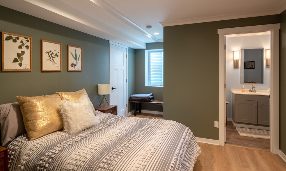 Basement Bedroom - 5686 Barcroft Dr SW