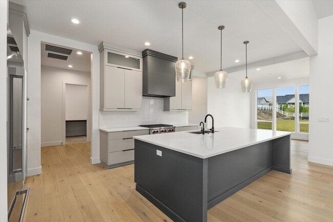 Building Photo - 7786 W Diamond Lk Dr