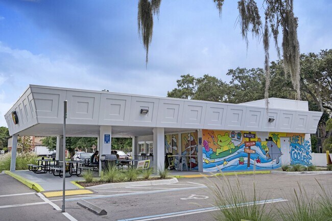 Building Photo - Monthly  FUN Furnished Bradenton, FL Rental VACA or Short term