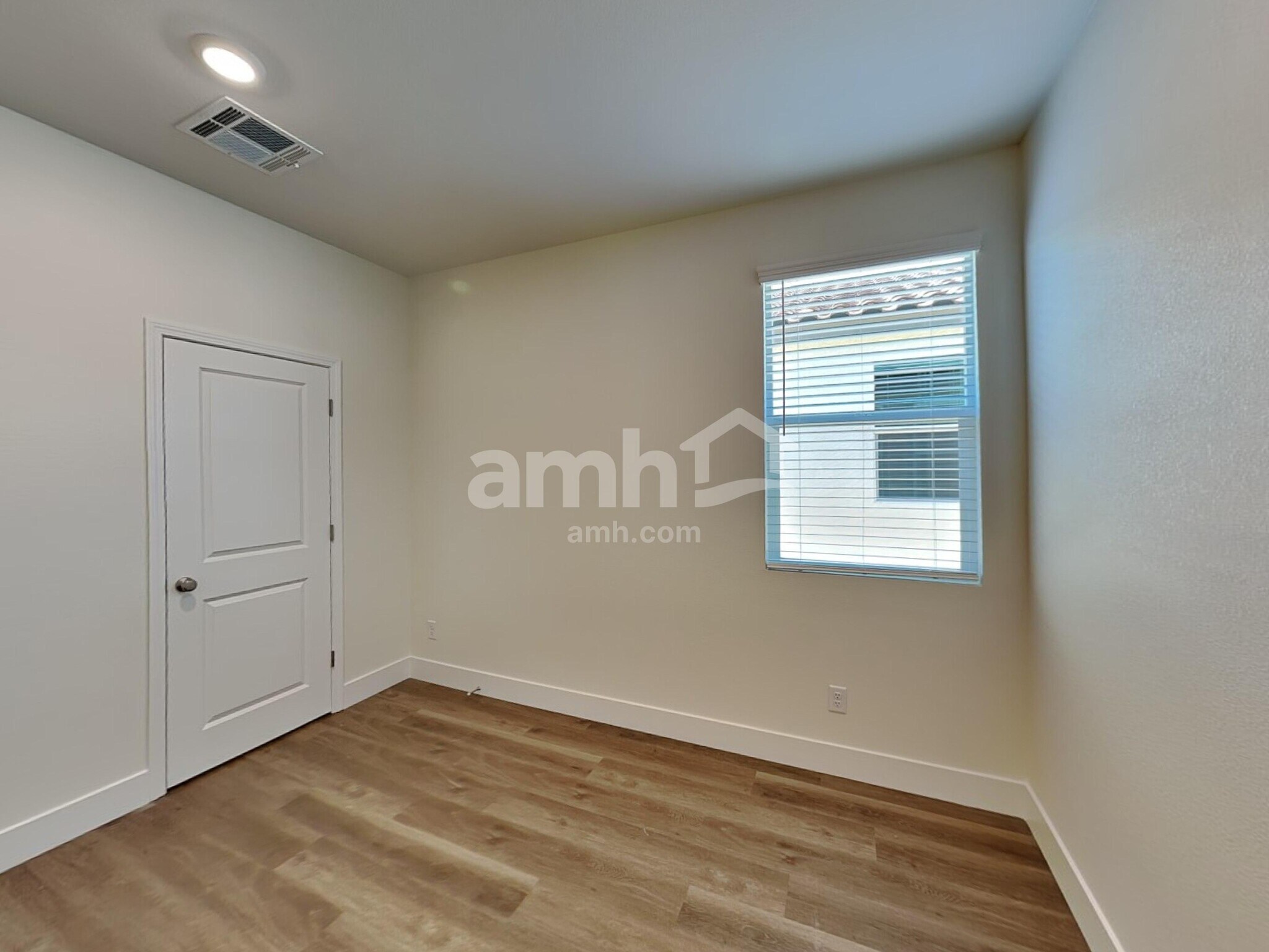 Building Photo - 846 English Primrose St