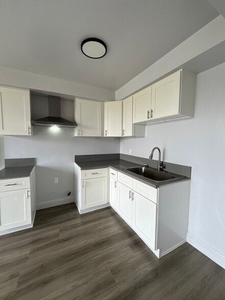 Building Photo - 3800 W 27th St