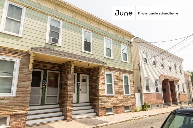 Building Photo - Room in Shared 3 bed/1 bath home