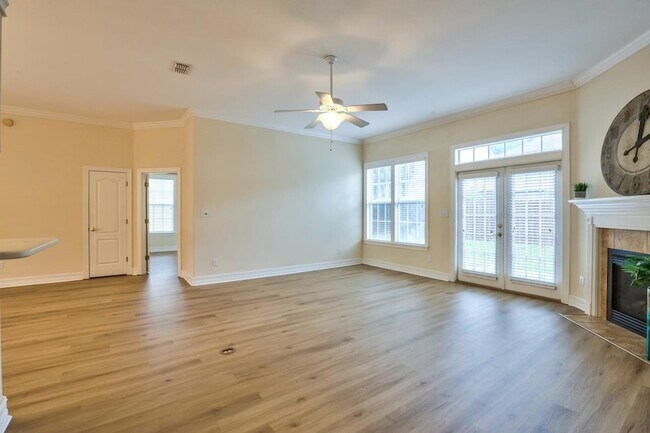 Building Photo - 1661 Harbor Club Dr