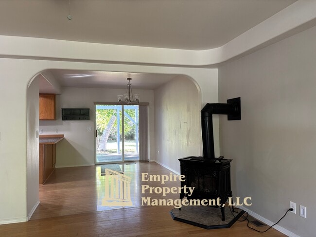 Building Photo - 2325 Aspen Way
