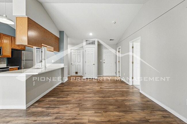 Building Photo - Updated Condo with Central AC and Gas Fireplace