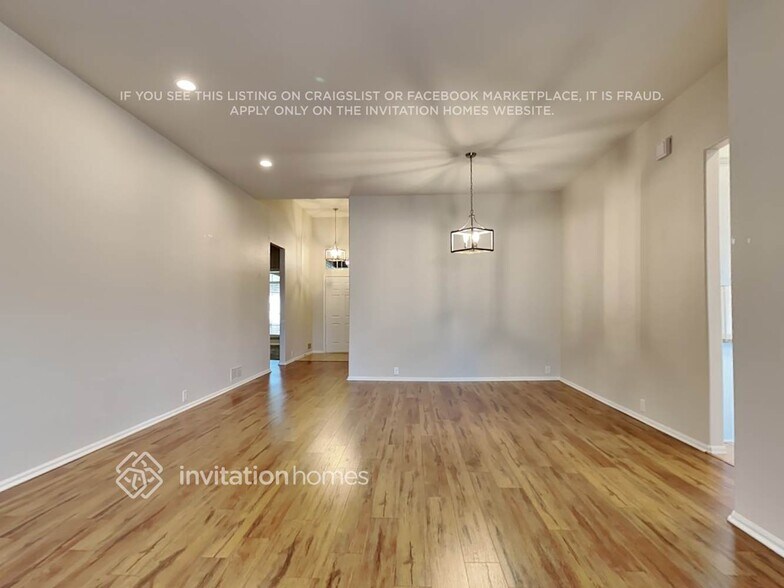Building Photo - 7063 Alcala