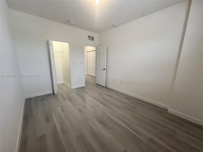 Building Photo - 15001 SW 119th Ln