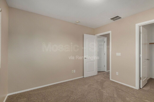 Building Photo - 5215 W Hasan Dr