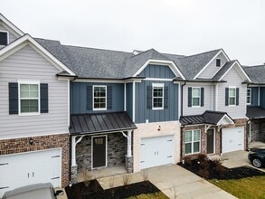 Building Photo - 4409 Chusto Dr