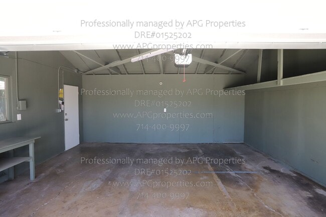 Building Photo - 919 W Wilshire Ave