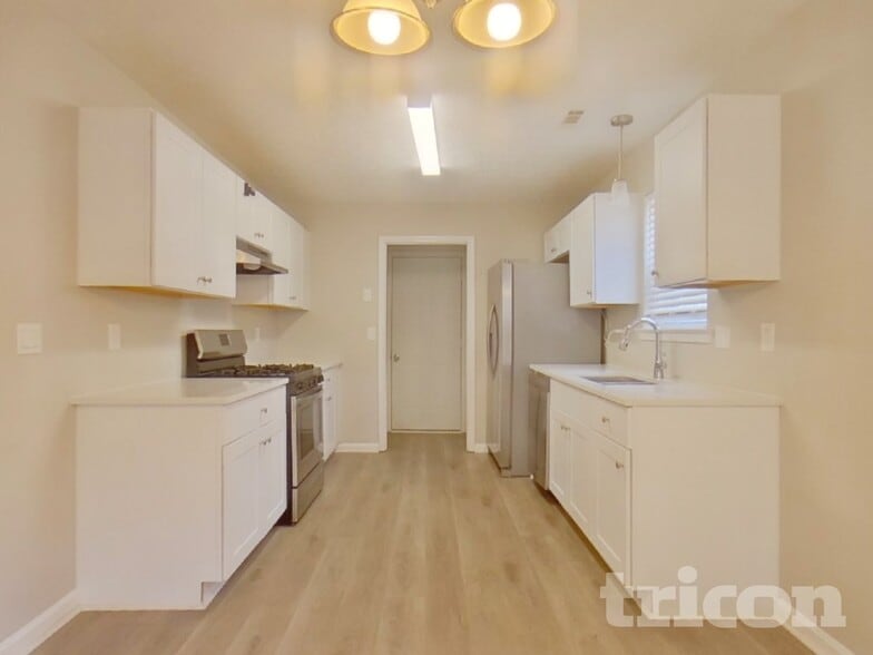 Building Photo - 10622 Cherry Cove