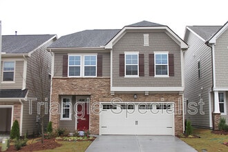 Building Photo - 215 Begen St