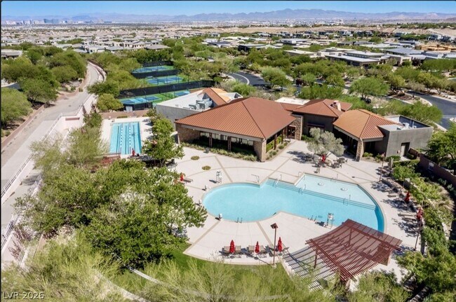 Building Photo - 47 Pristine Glen St