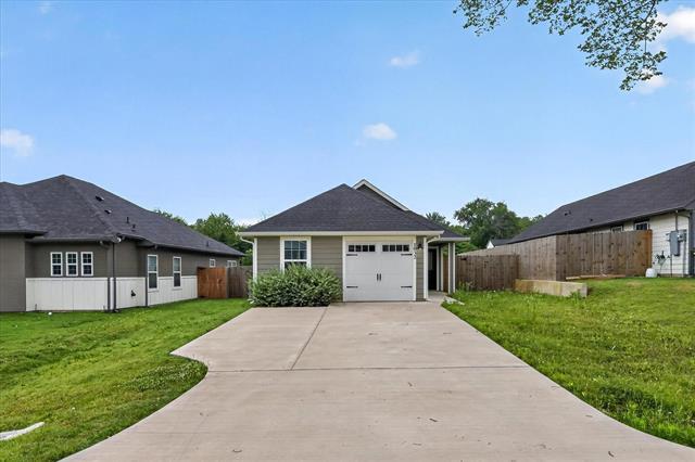 Building Photo - 1032 Ray Dr