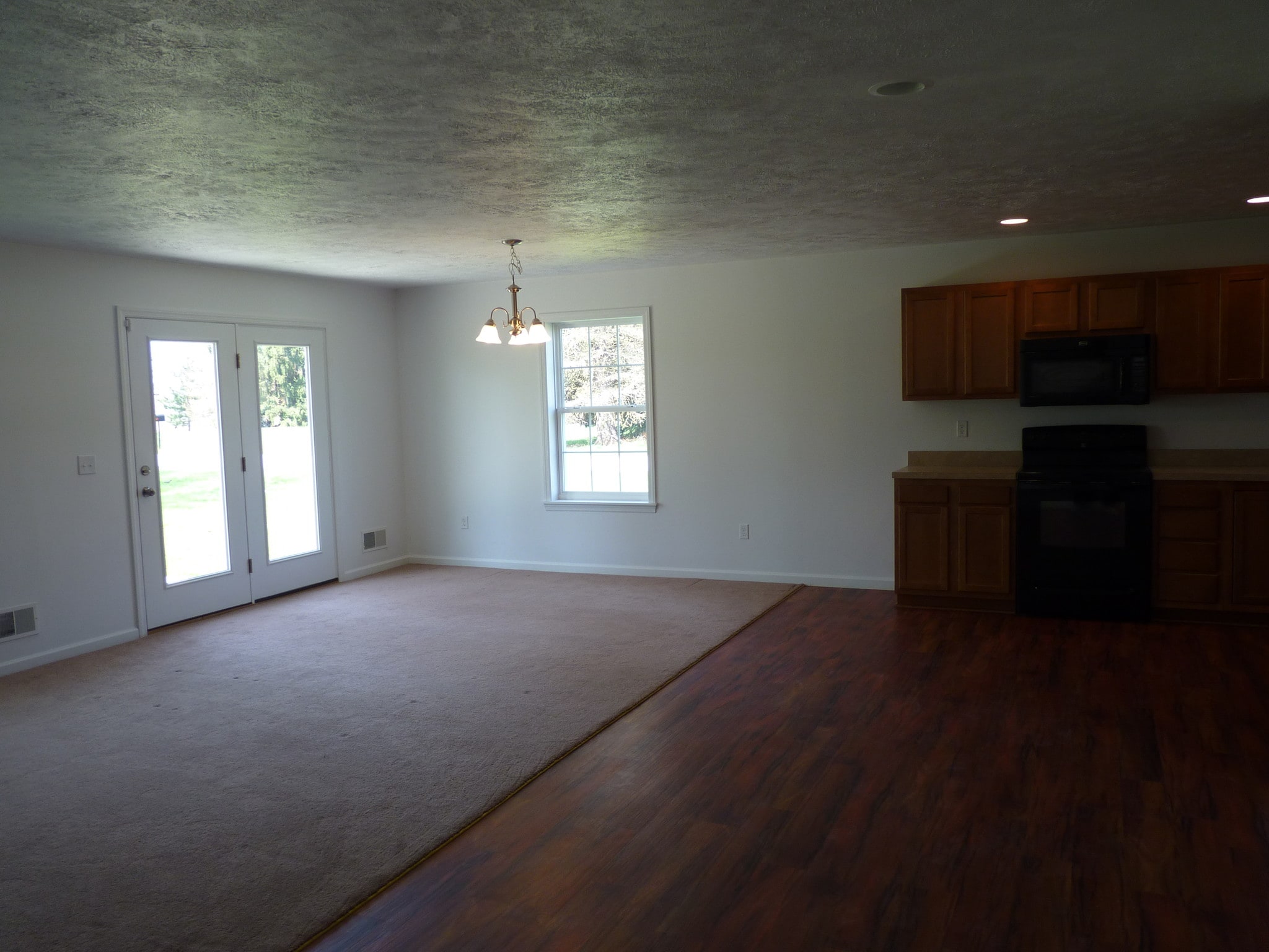 Building Photo - 724 Greenlawn Rd