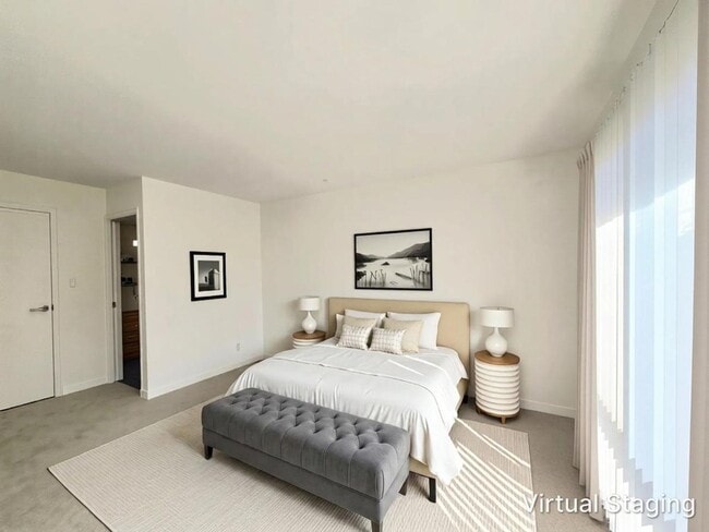 Building Photo - Top floor large 2 bed 2 bath open views at Woodlake