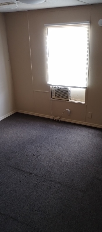 Building Photo - 128 SE Guinevere Ct