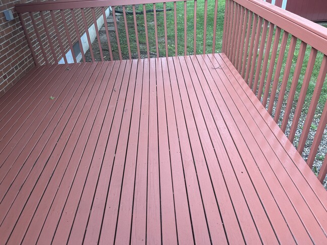 Deck - 203 Lakeview Dr