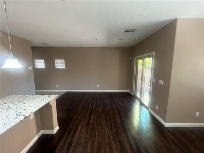 Building Photo - Move in Ready 2 Story 3 bedroom home SW