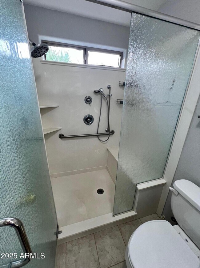 Building Photo - 10419 N 58th Dr