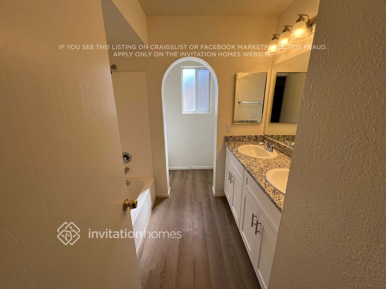 Building Photo - 2210 W Utopia Rd