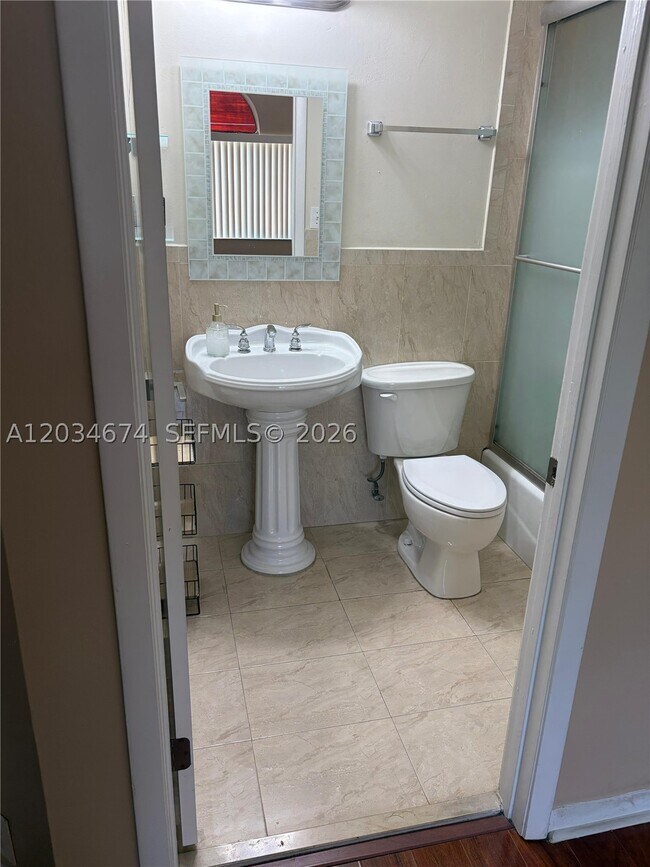 Building Photo - 13935 SW 93rd Ln