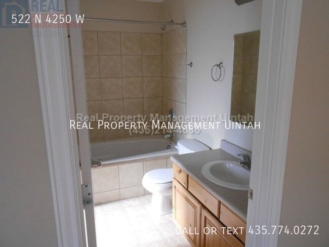 Building Photo - 522 4250 W